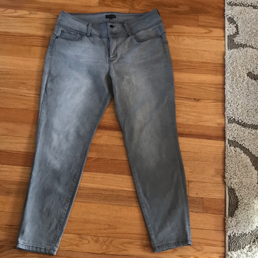 Women’s size 14 jeans in grey.  Like new.